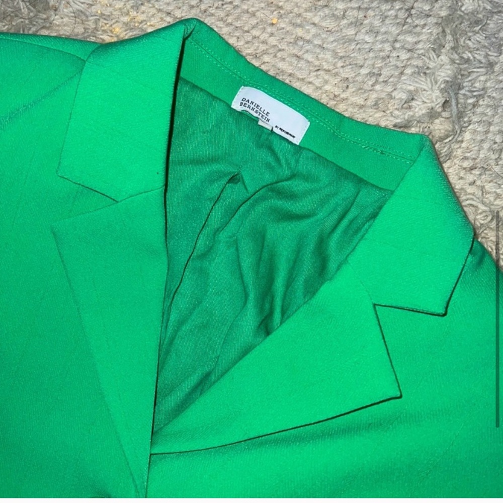 Danielle Bernstein Cropped Blazer Set - image 6